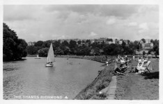 Richmond the Thames,children paddling,deckchairs,river view